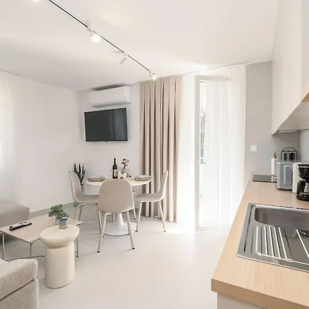 Modern Escape - Two Bedroom With Balcony Dubrovnik