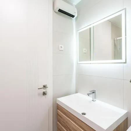 Modern Escape - Two Bedroom With Balcony Dubrovnik